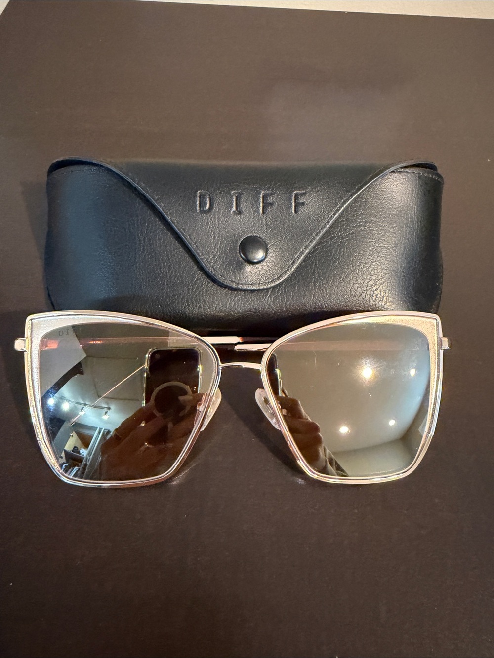 Diff Eyewear Becky Women’s Gold Frame
- Gold Mirror